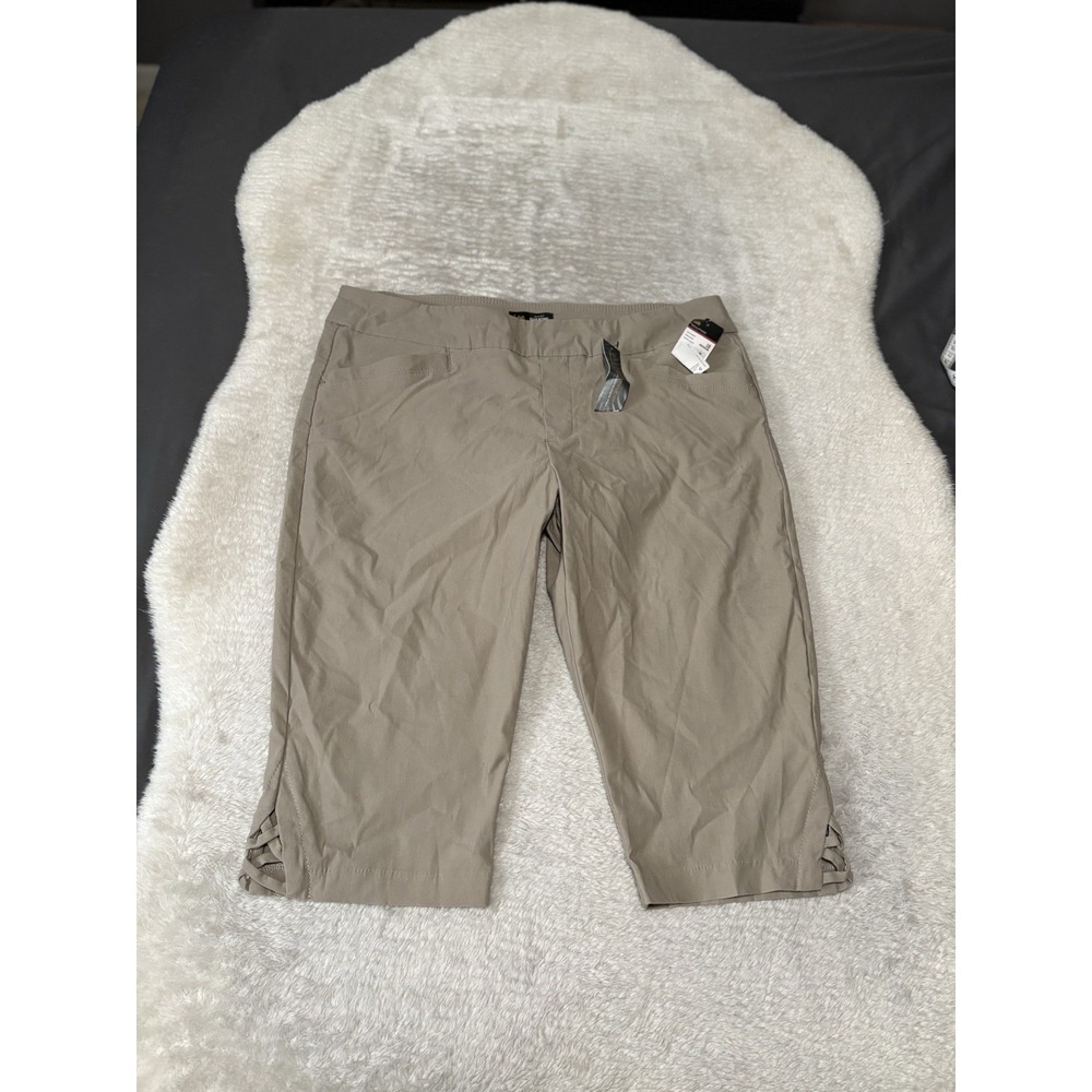 New Lee Sculpting Capri Outdoor Pants Size 18M Moon Rock